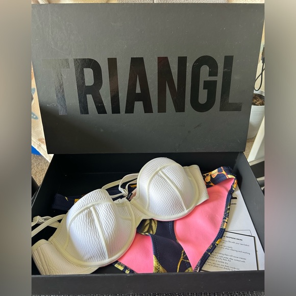 Triangl Swimwear - Picture 2 of 4
